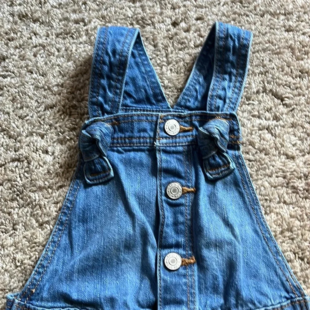 Gap denim shortall size 3t
